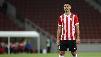 Lincoln City target refuses to train in bid to push through summer transfer
