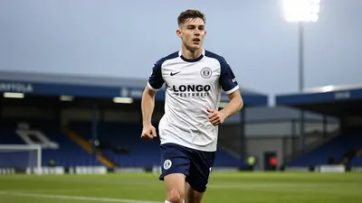 Lincoln City in Advanced Talks for Charlton Striker Tanto Olaofe